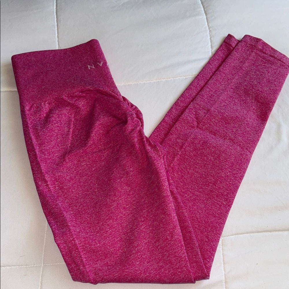 NVGTN SCRUNCH Seamless Leggings